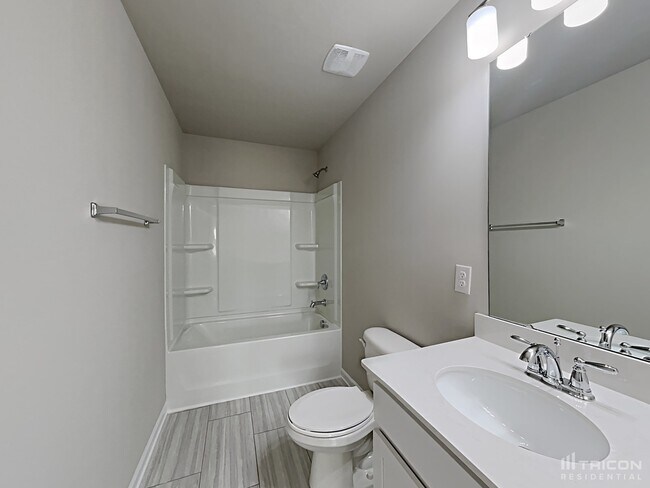 Building Photo - 209 Spring Knoll Dr