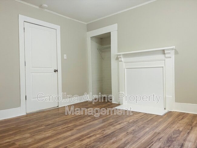 Building Photo - 402 Wilson St