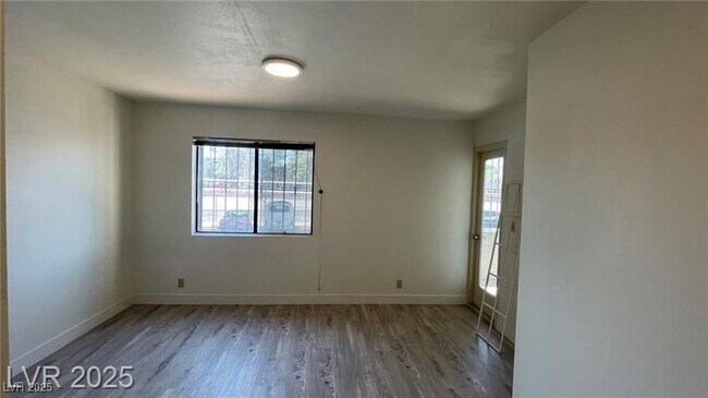 Building Photo - 1701 E Katie Ave