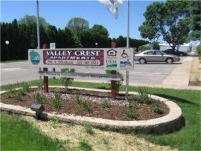 Building Photo - 560 N Douglas St