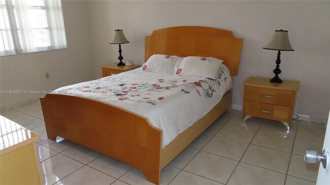 Building Photo - 5701 Collins Ave