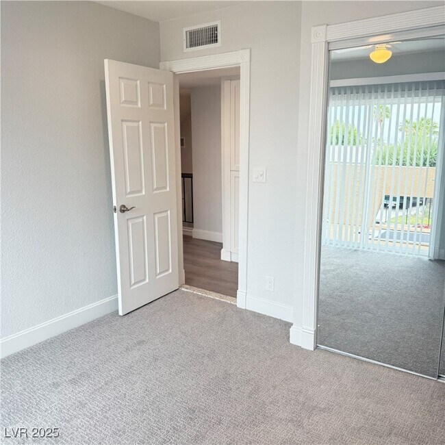 Building Photo - 508 Woodcrest Ct