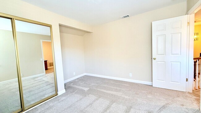 Building Photo - 1100 Sunshine Cir