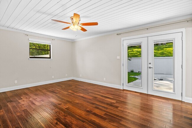 Building Photo - 10030 Tan Rara Dr