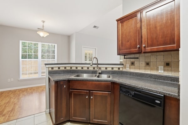 Building Photo - 127 Pine View Crossing