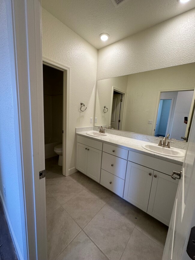 Building Photo - 1339 Harness Ct
