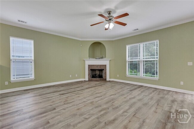 Building Photo - 130 Magnolia Dr