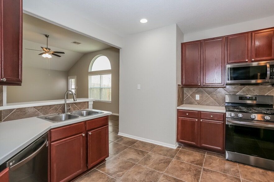Building Photo - 5202 El Tigre Ln