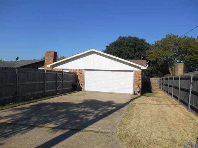 Building Photo - 10371 White Elm Rd