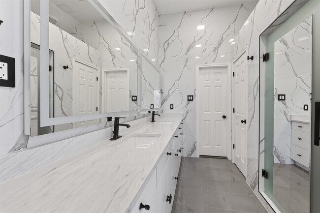 Building Photo - 1311 Rene Ct