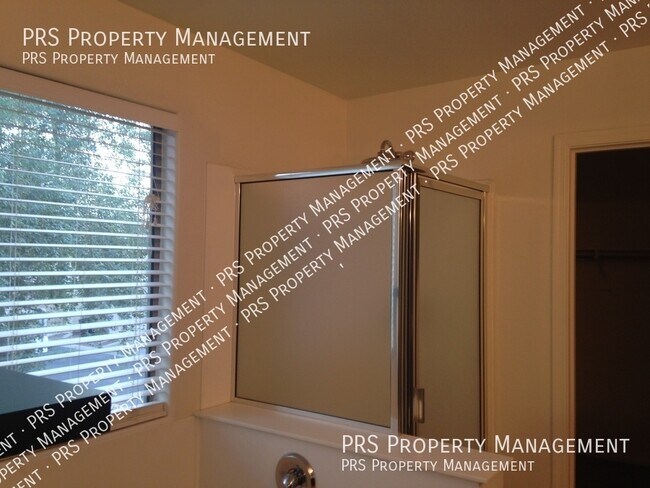 Building Photo - 1007 S Cheshire Ln