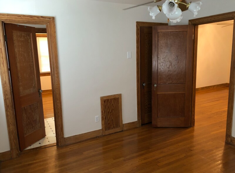 front bedroom - 108 E Union St