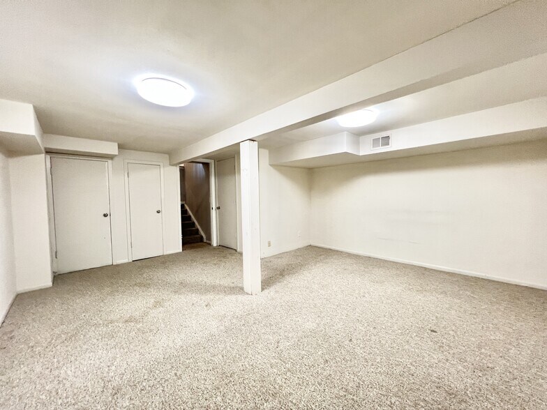 Building Photo - 2640 Blarney Stone Dr