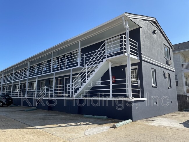 Building Photo - 611 W Ocean View Ave