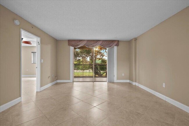 Building Photo - 4734 Lucerne Lakes Blvd E