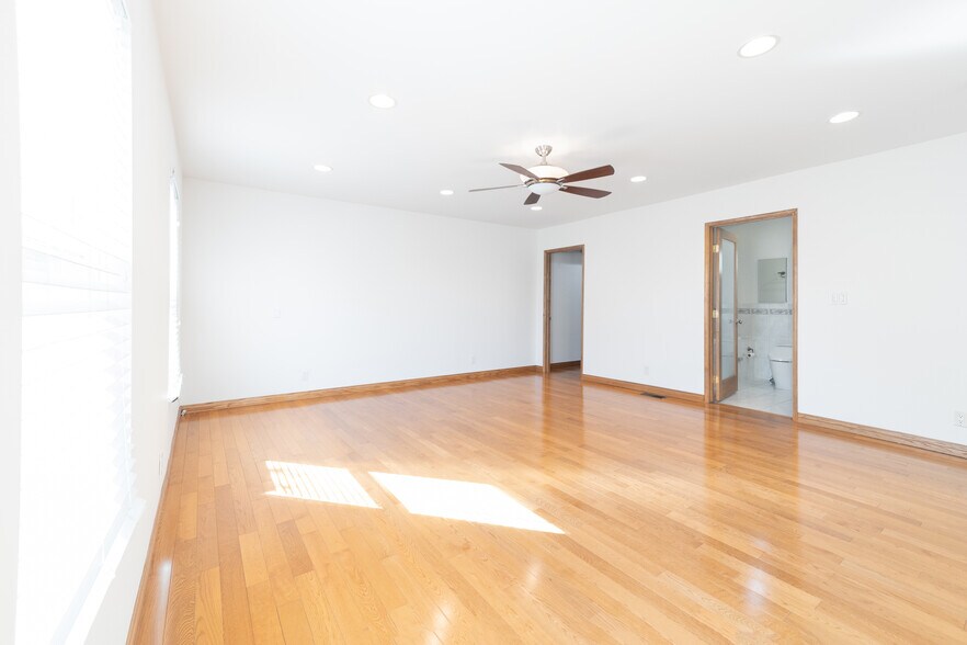 Master Bedroom - 1367 Virginia Ave
