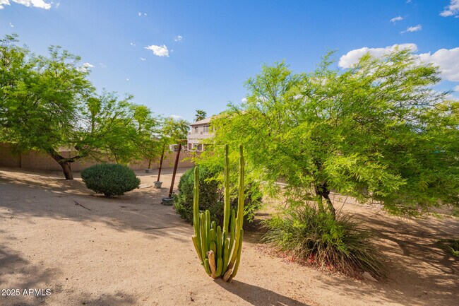 Building Photo - 1609 E Beautiful Ln