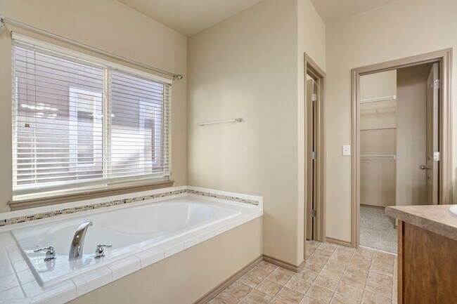 Building Photo - Ranch Style 4 Bedroom Home in Cordera...sh...