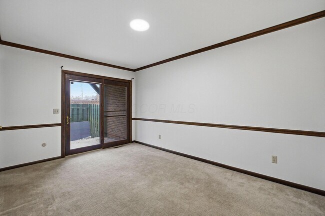 Building Photo - 4554 Sandringham Dr