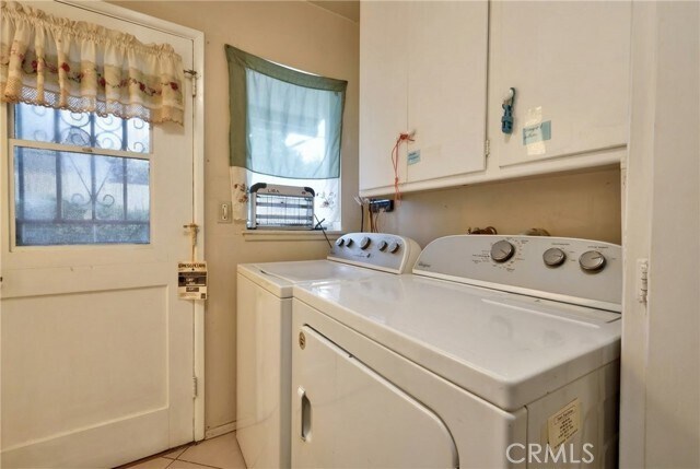 Building Photo - 2895 Woodlawn Ave