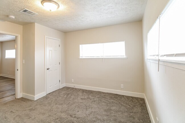 Building Photo - 12715 Zavalla St