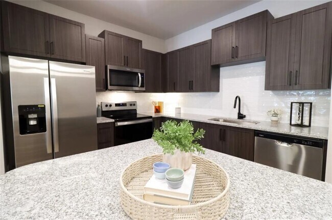 Building Photo - 300 Hwy 81