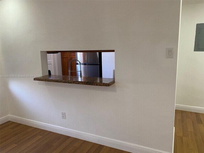 Building Photo - 520 79th St