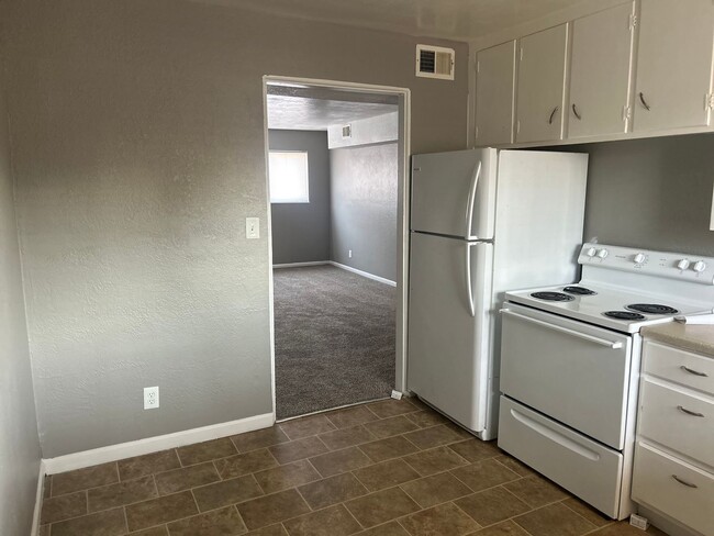 Building Photo - Forest Court Apartment Homes