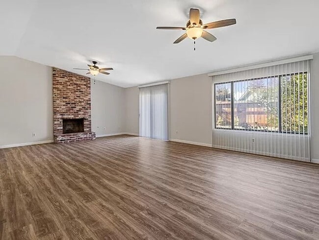 Building Photo - Ready To Go Recently Updated 3 Bedroom Single Story Home!!!