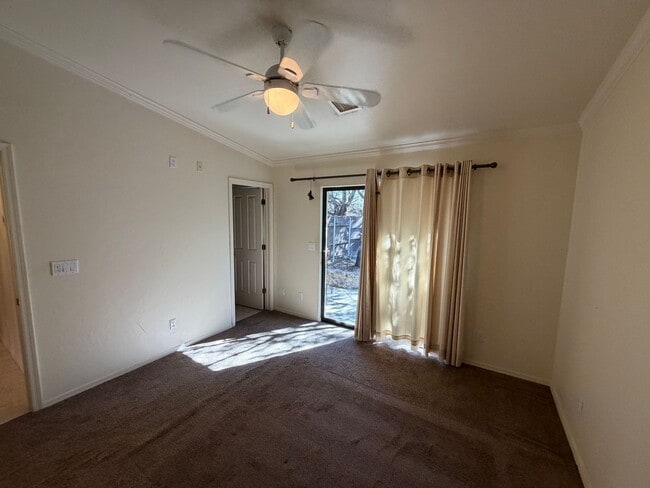 Building Photo - 3069 Southpark