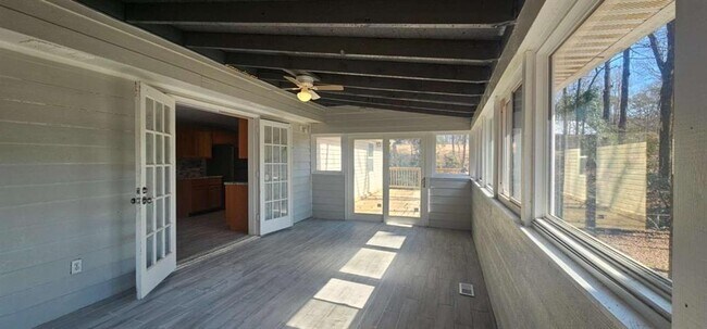 Building Photo - 6131 Rockbridge Rd SW