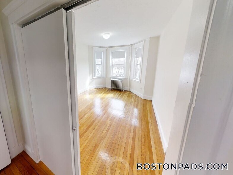 Building Photo - 1179 Boylston St