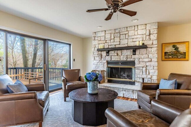 Building Photo - 9885 Belmont Ct