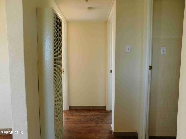 Building Photo - 7625 Hacienda Ave