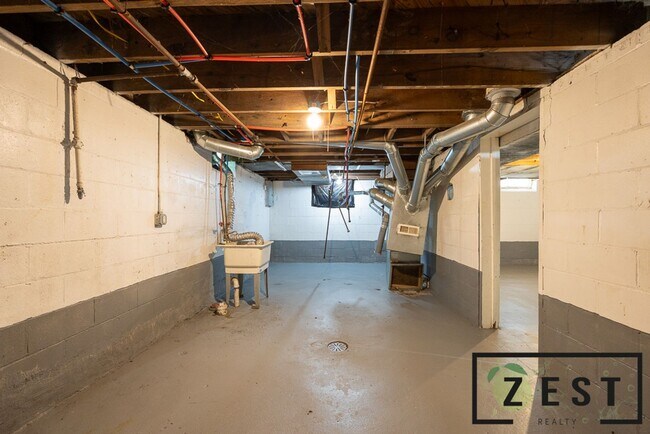 Building Photo - BEAUTIFUL 3 BD 1.5 BATH HOME!