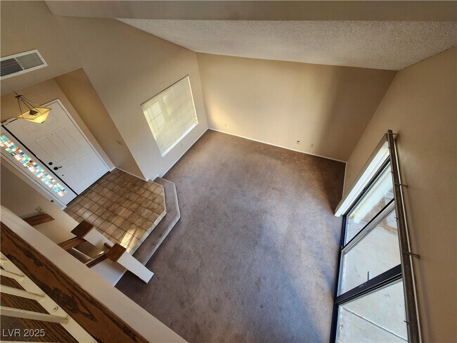 Building Photo - 25 Jensen Dr