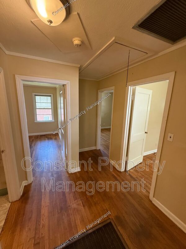 Building Photo - 3069 Somerset Dr