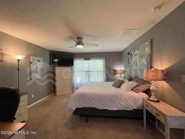 Building Photo - 15366 Bareback Dr