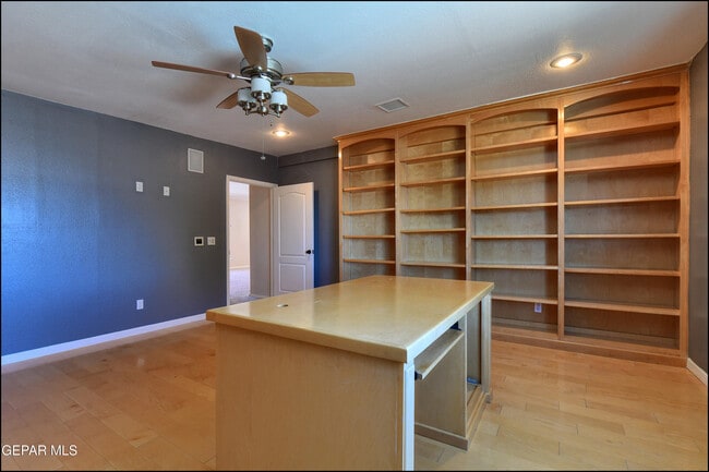 Building Photo - 6123 La Posta Dr
