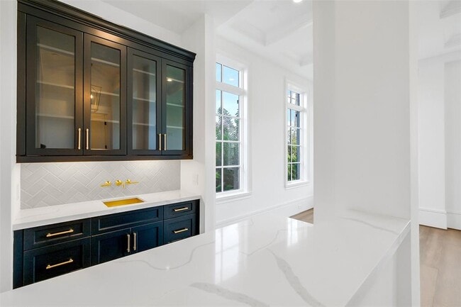 Building Photo - 39 Crain Sq Blvd