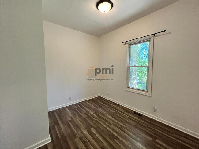 Building Photo - 13328 Edison St