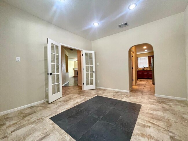 Building Photo - 20625 Farm Pond Ln