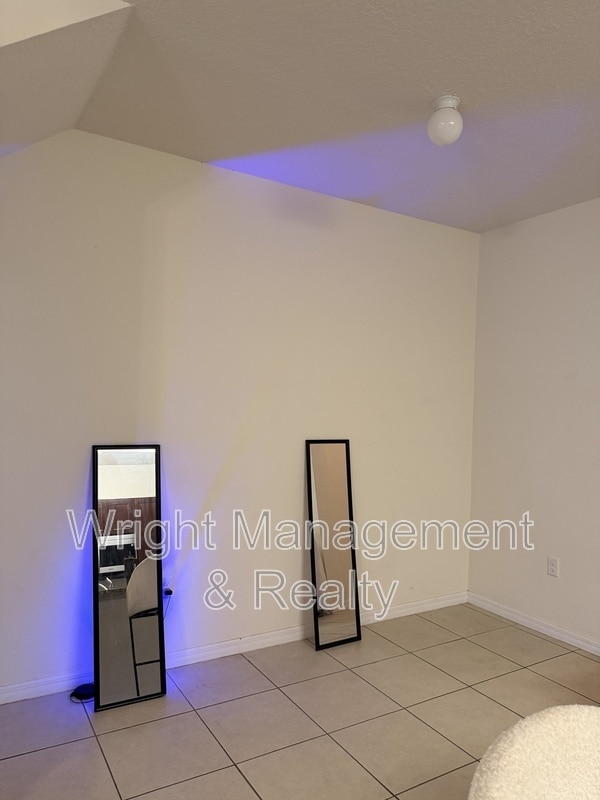 Building Photo - 8982 Indigo Trl Lp