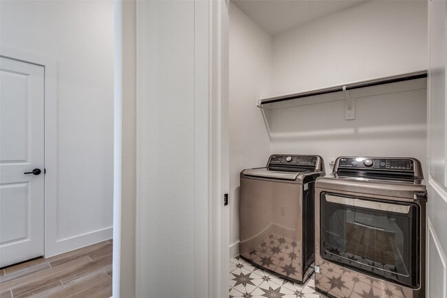 Building Photo - 3308 Lakestriker Rd