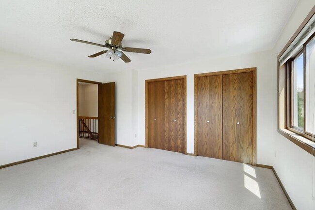 Building Photo - 1411 10th Ave E