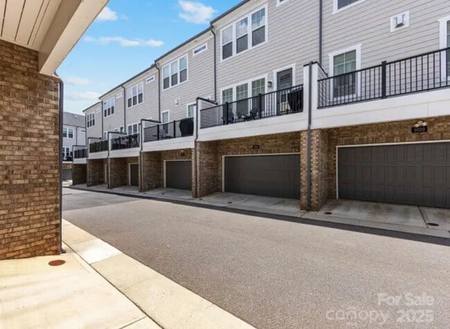 Building Photo - 5018 Harrowsmith Ln