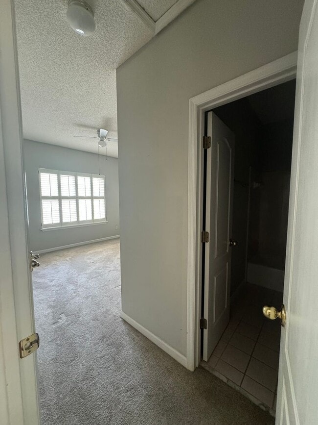 Building Photo - Gorgeous 4 bedroom 4.5 bathroom home in Ki...