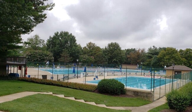 Building Photo - Ground Level Condo in Gaithersburg - 1 bed, 1 bath