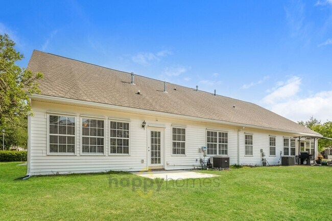 Building Photo - 4 Bedroom, 3 Bath Townhome in Grand Oaks Plantation of West Ashley