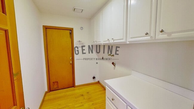 Building Photo - Coming Soon: 2 Story 4Bd 3Ba Eastside Costa Mesa Home